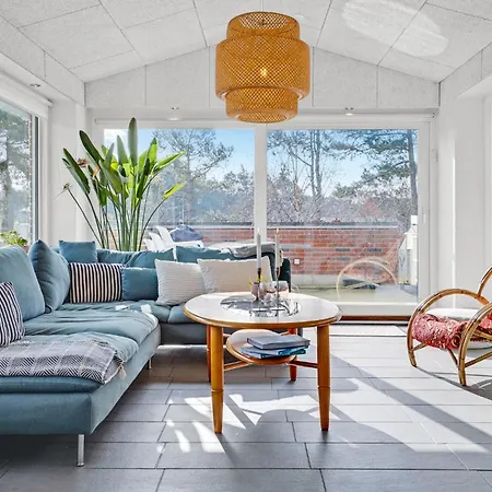 Stunning In With Kitchen Feriehus