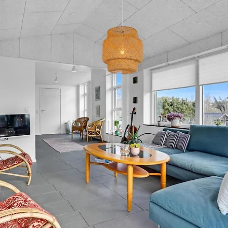 Stunning In With Kitchen *