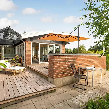 Stunning In With Kitchen *