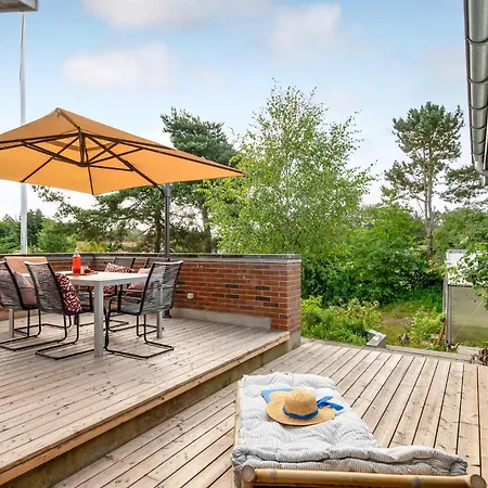 Stunning In With Kitchen Feriehus