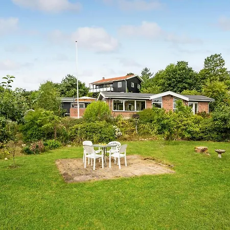 Feriehus Stunning In With Kitchen *