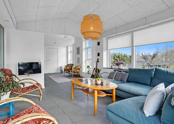 Stunning In With Kitchen *