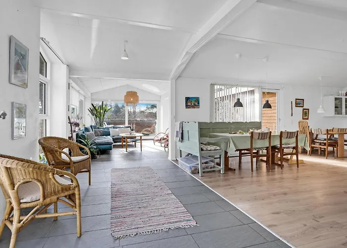 Stunning In With Kitchen Сasa de vacaciones Ebeltoft